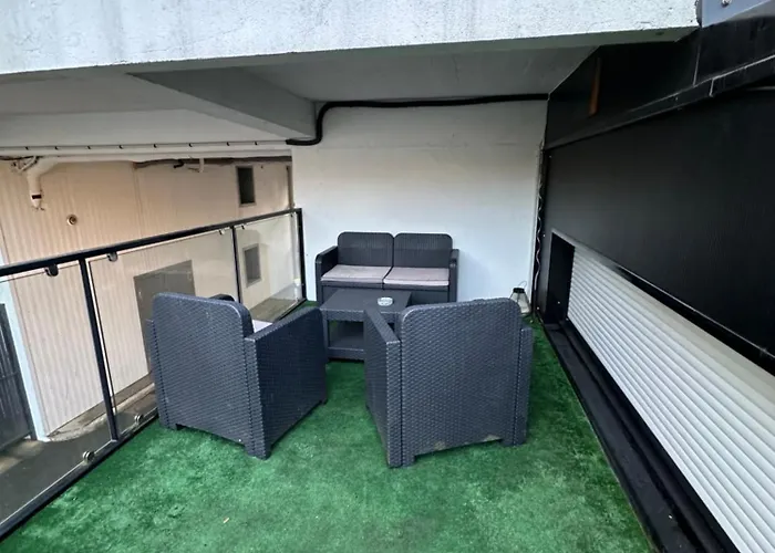 Le Saint Symphorien, Parking Gratuit Privee
